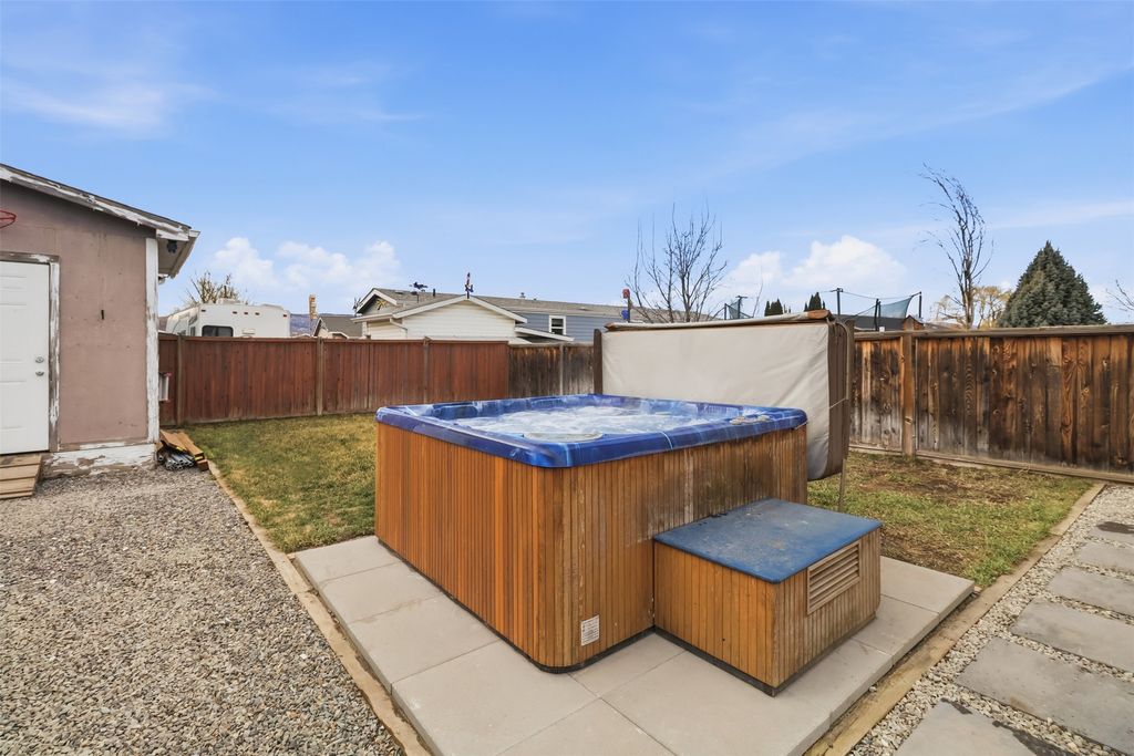 listing image 16515968935305821419