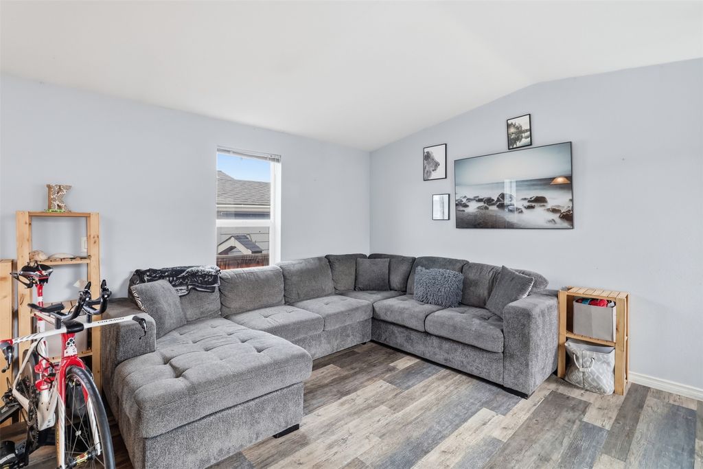 listing image 16519664197476146452