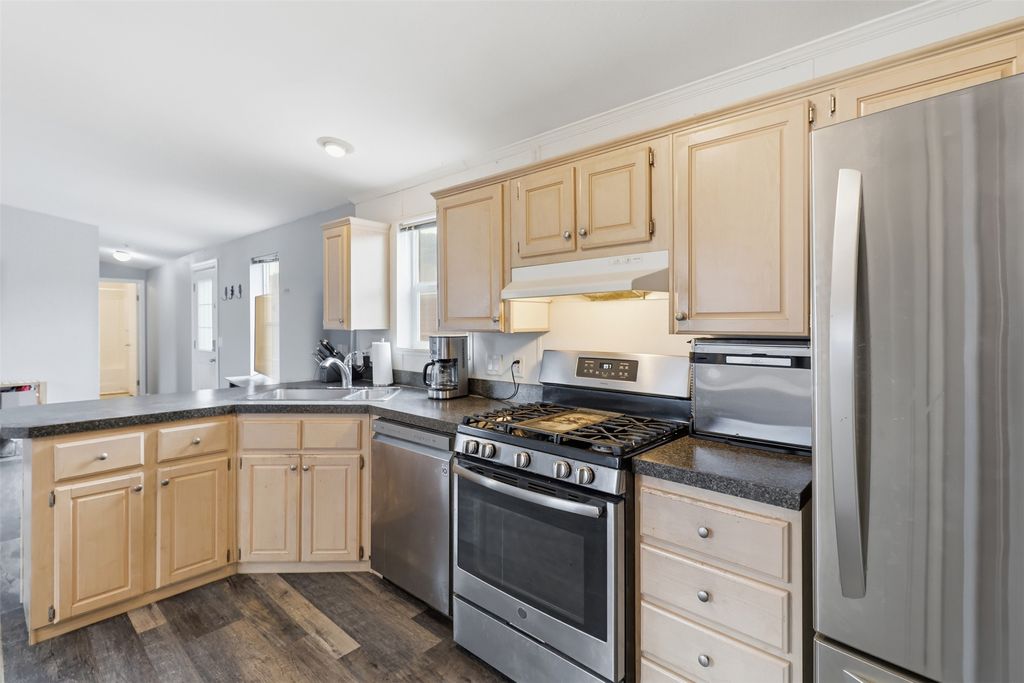 listing image 16515088337629590543