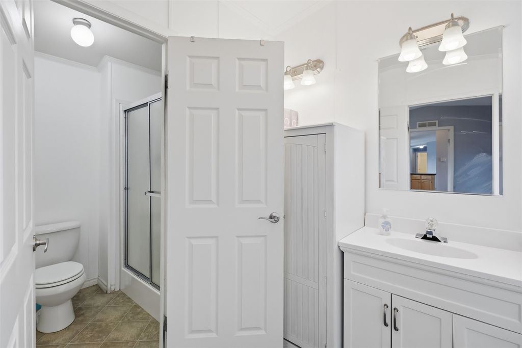 listing image 16514551351047029327