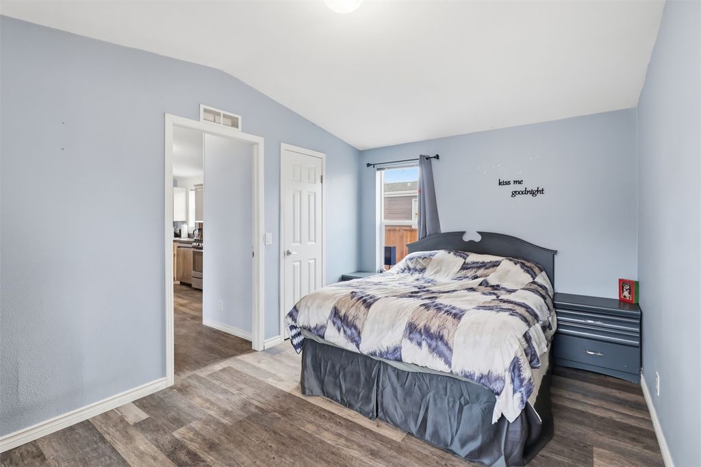 listing image 16515926383067527505