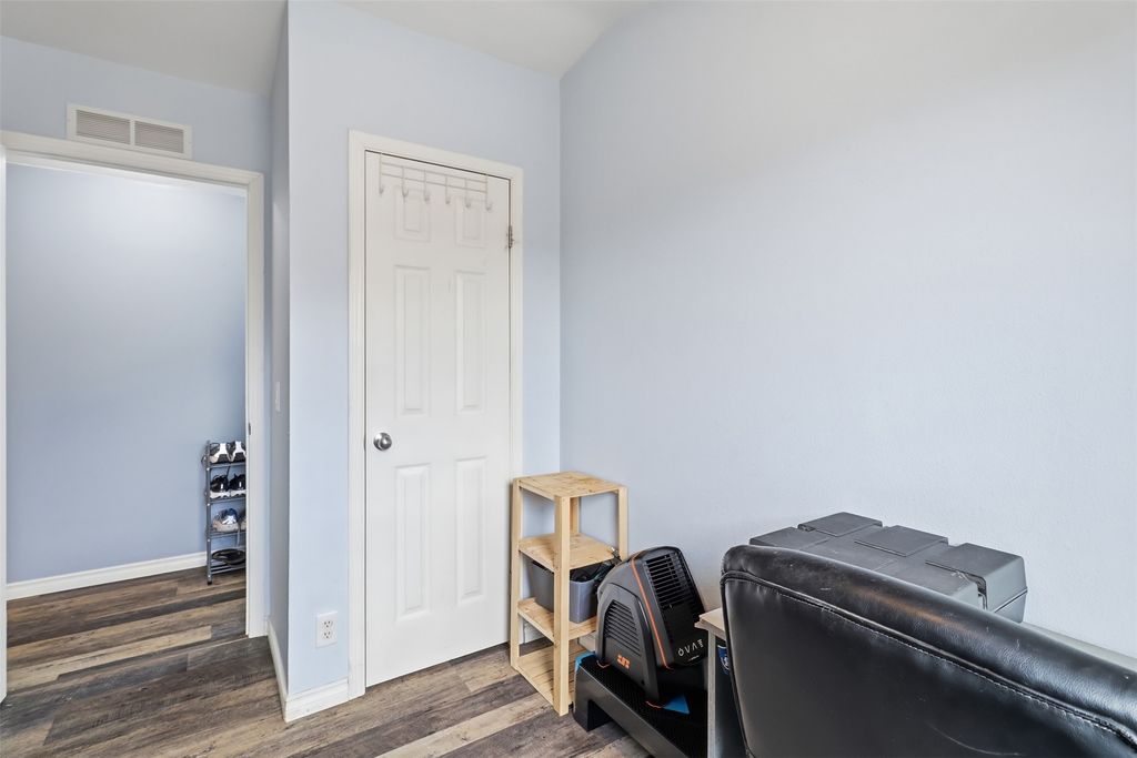 listing image 16515978551962053716