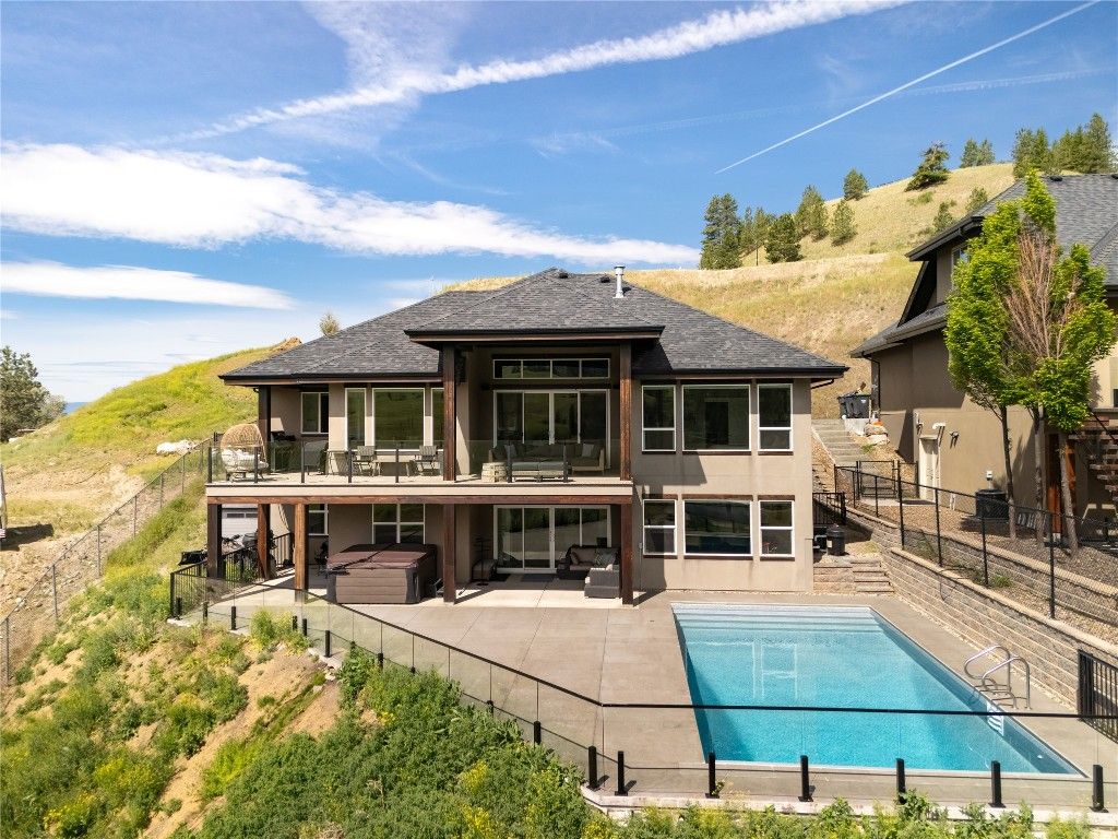 listing image 16515649097988636572