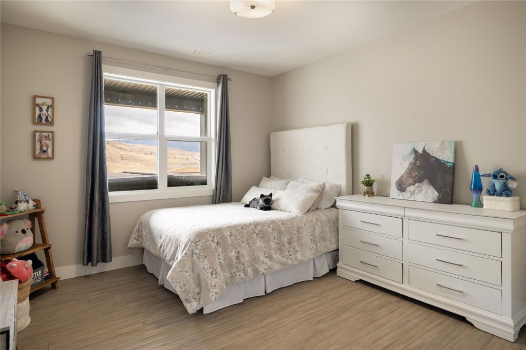 listing image 16510632593539184019