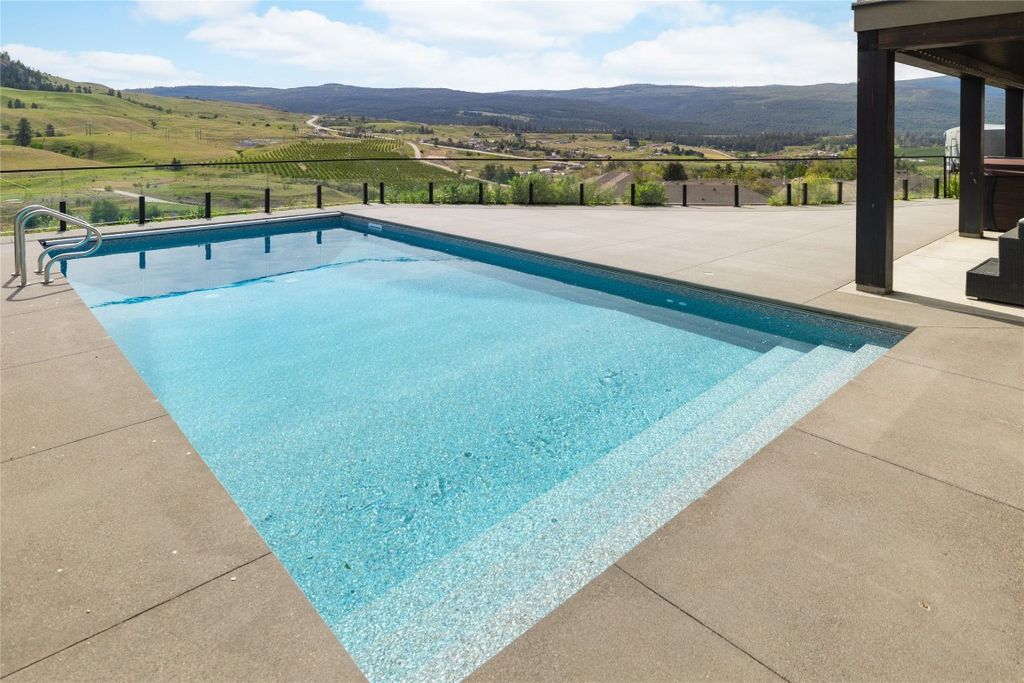 listing image 16517163057753201755