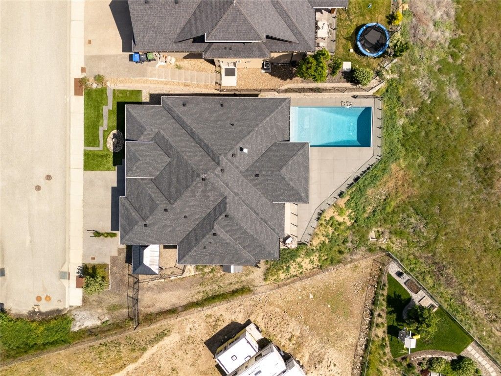 listing image 16513621414012826208