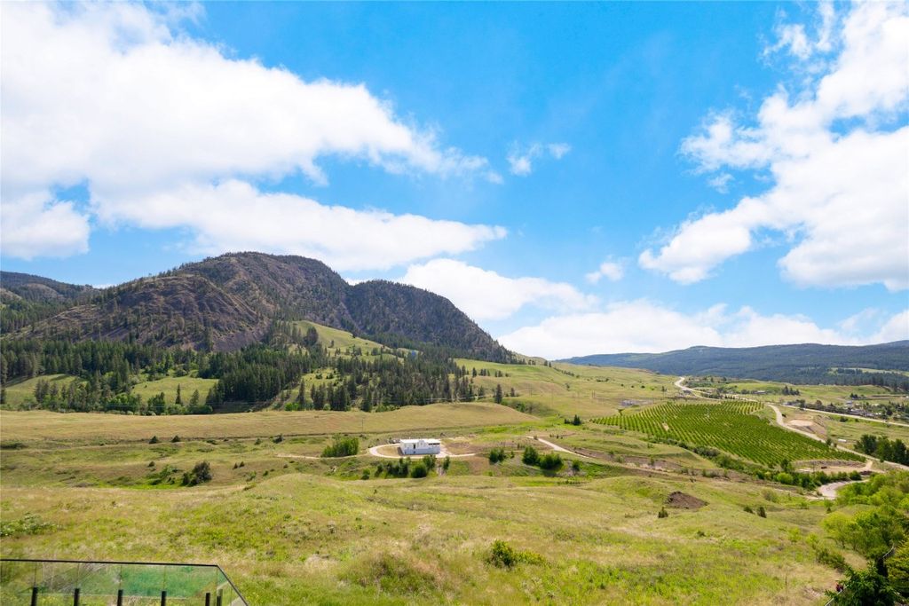 listing image 16516608587567921987