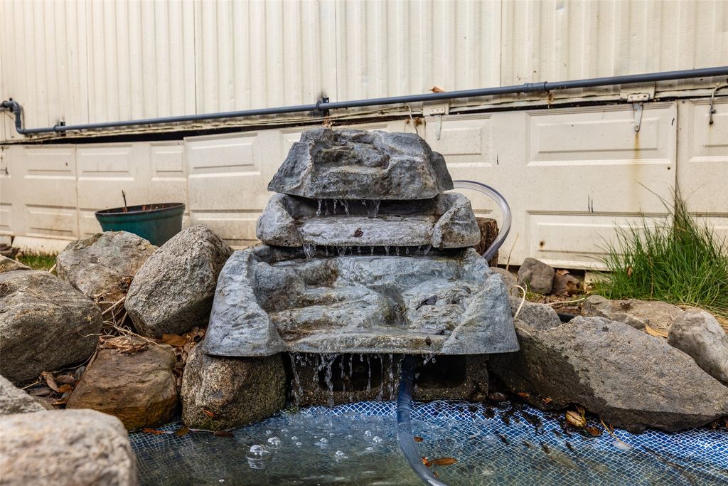 listing image 16516664330274195134