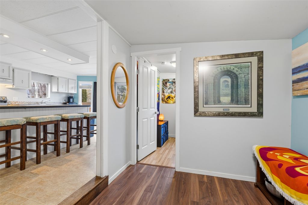 listing image 16519084384751502256