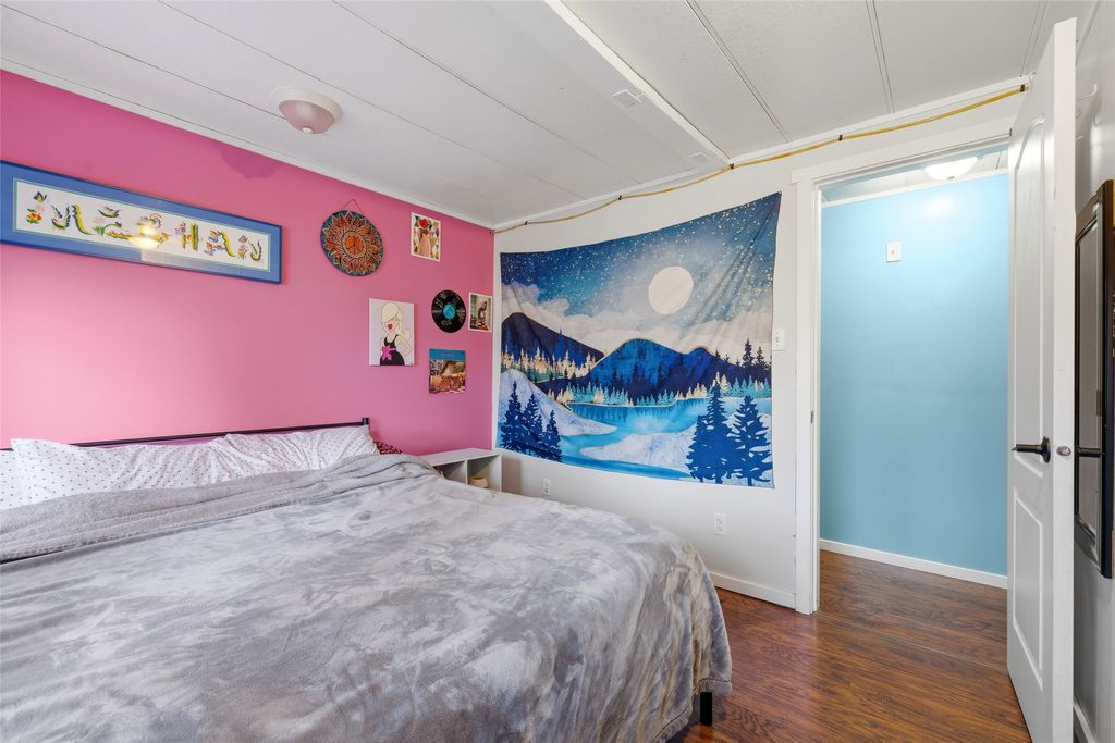 listing image 16510565294765215567