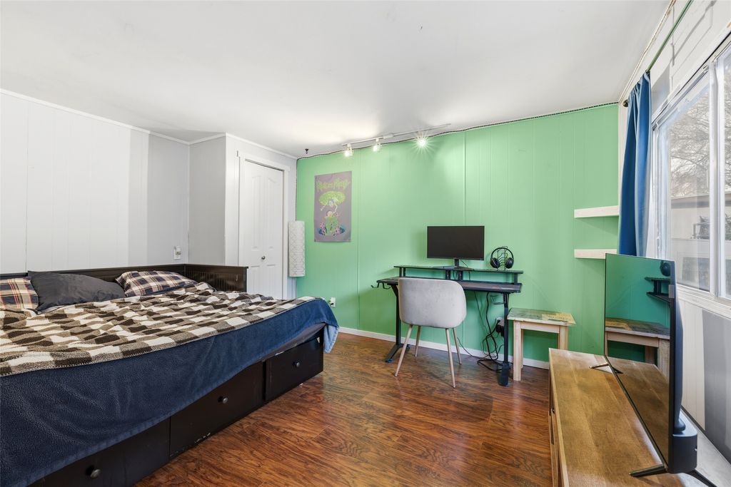 listing image 16518507873106803571