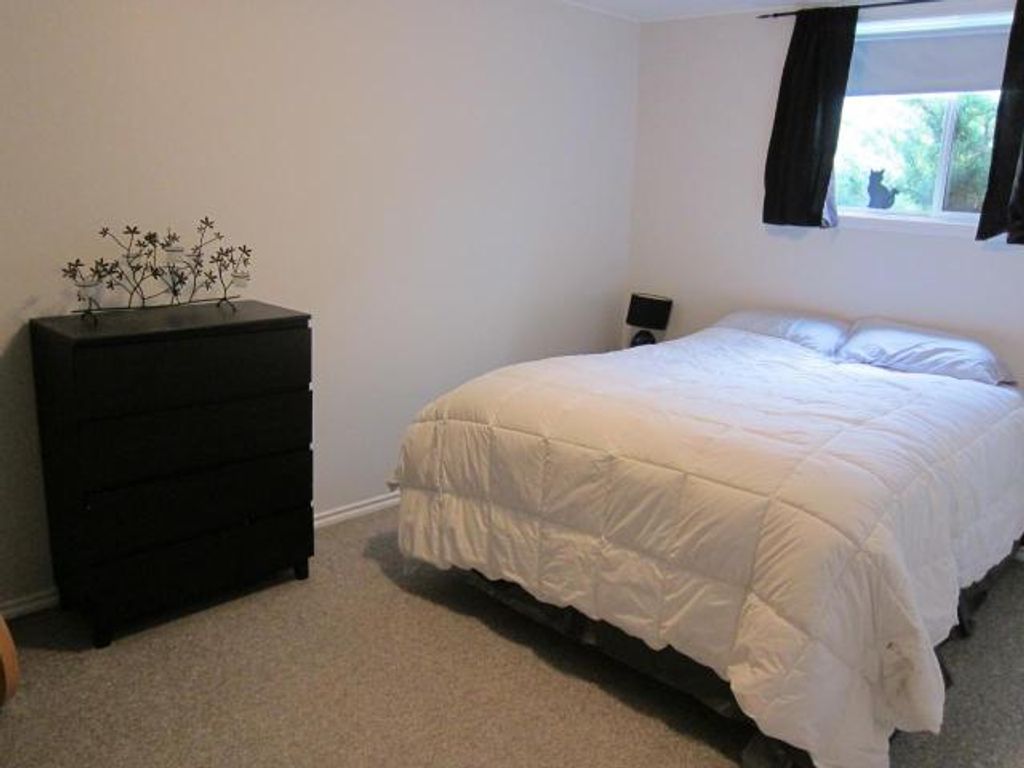 listing image 16515459576896271235