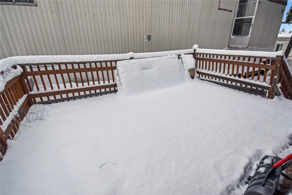 listing image 16510872634103112802