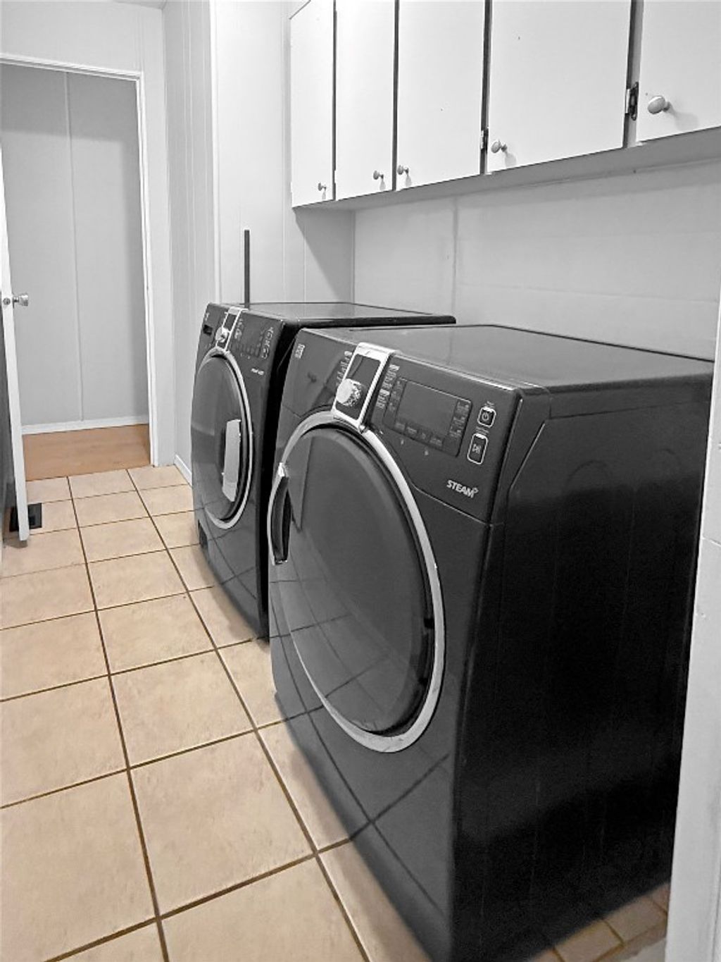 listing image 16519950852435224251