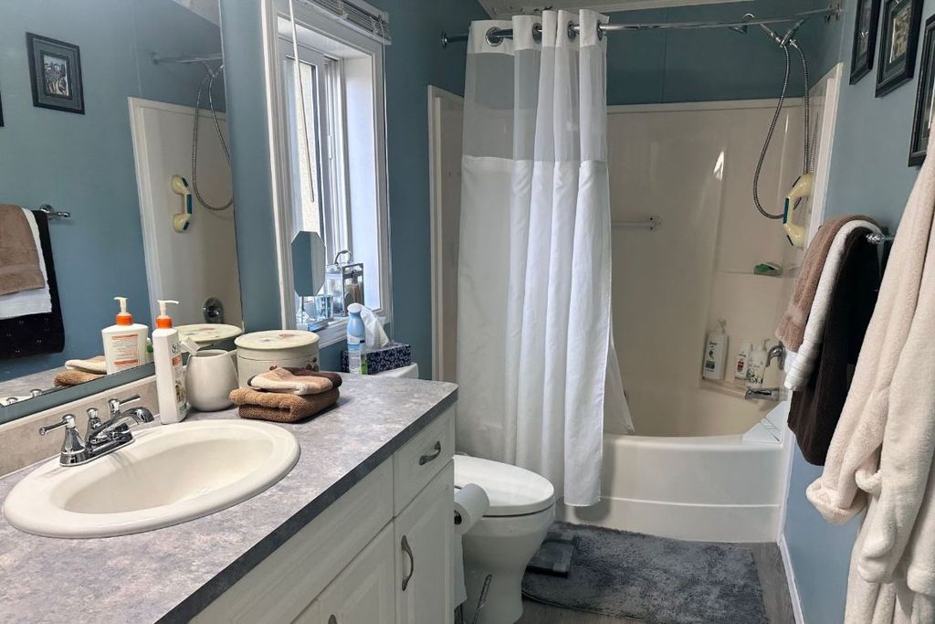 listing image 16514305571963373053