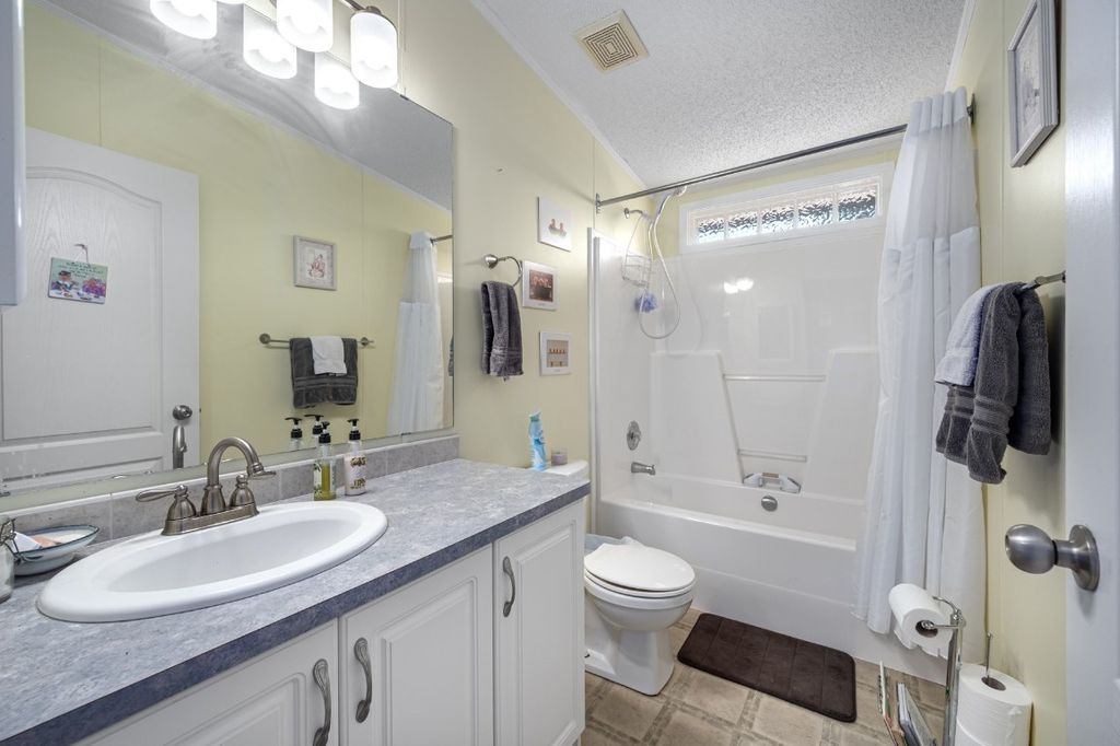 listing image 16515976611710510802