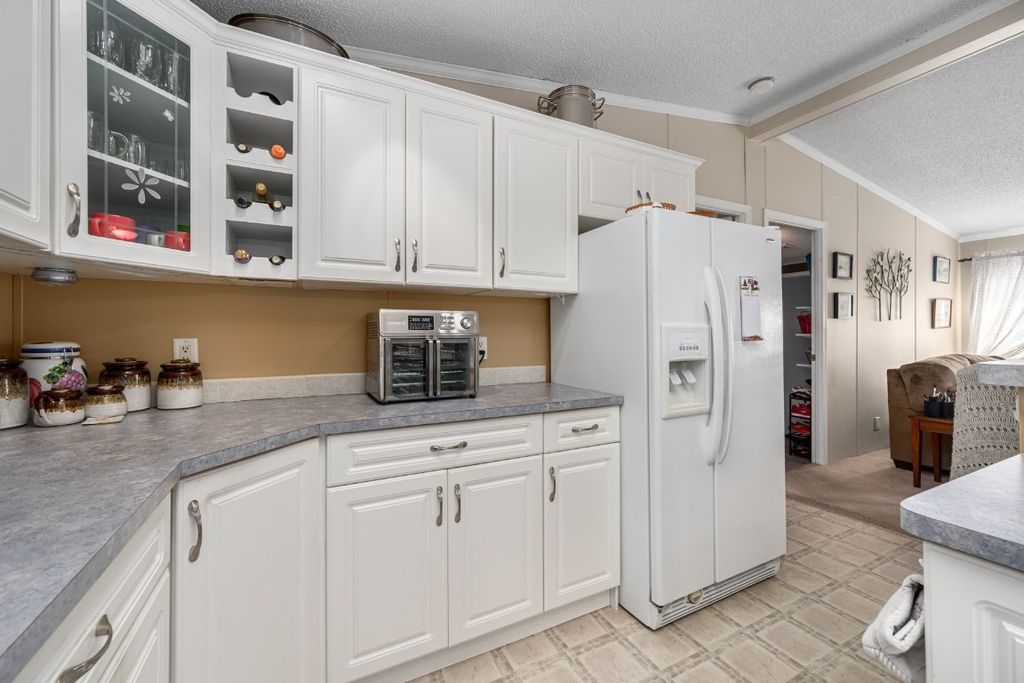 listing image 16513806978056550584