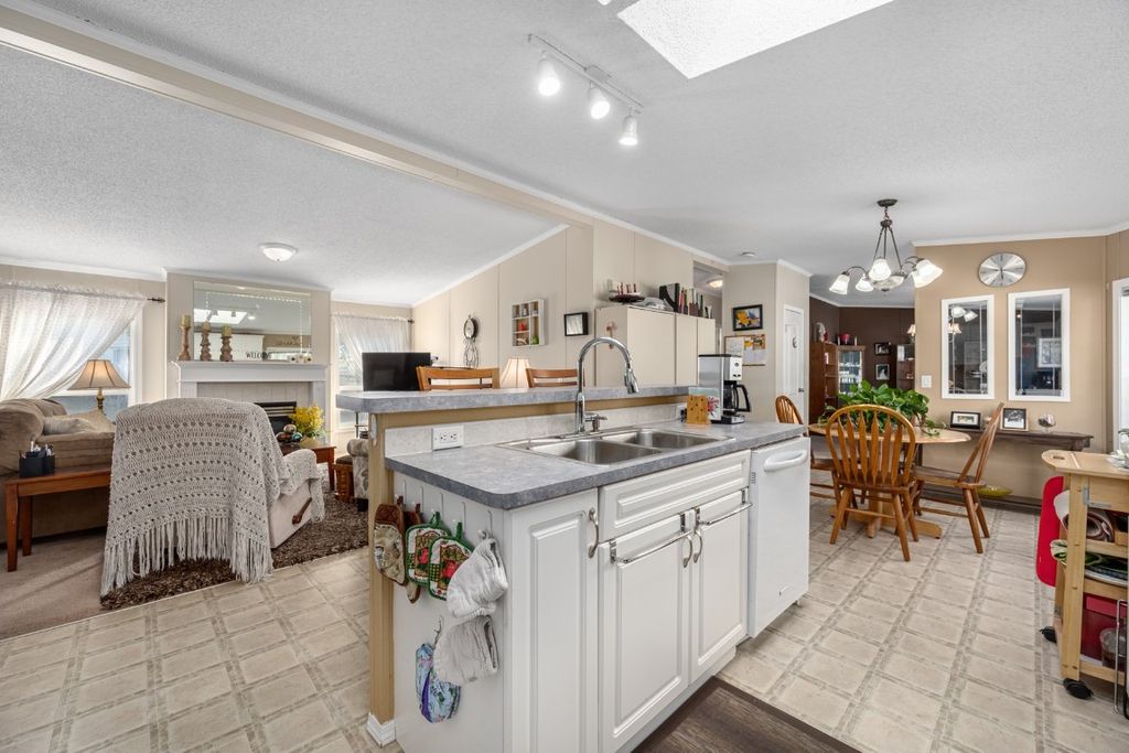 listing image 16511091399161579252