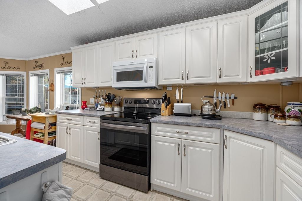 listing image 16515272247112826240