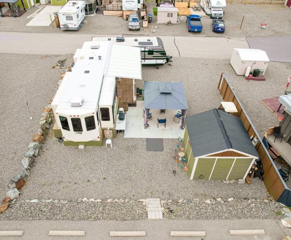 listing image 16511432522907074030