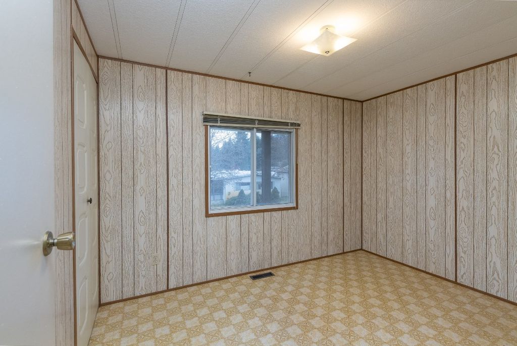 listing image 16515918039239110964