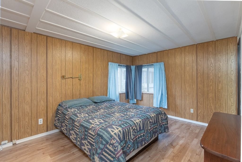 listing image 16513776697285123711