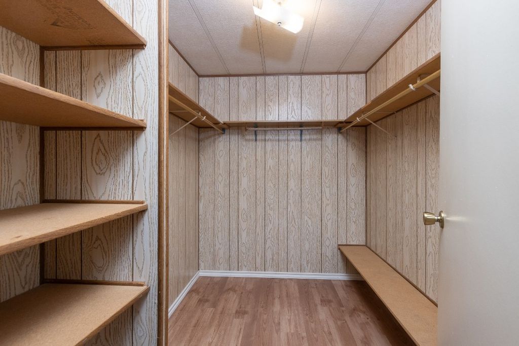 listing image 16516449536379591374