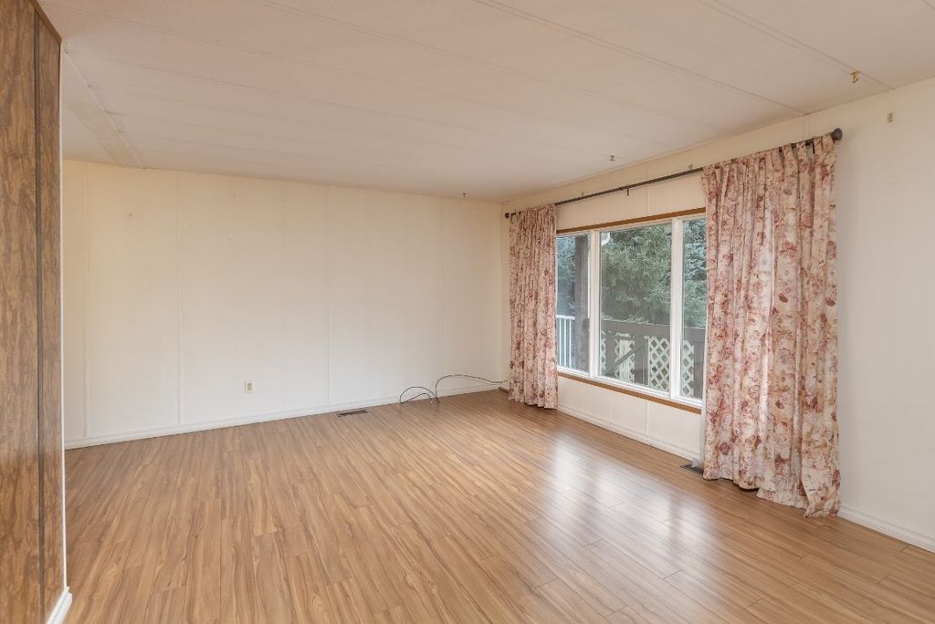 listing image 16518437149973297774