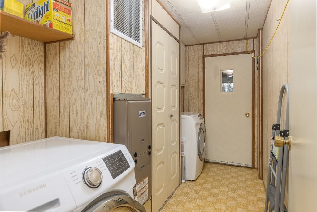 listing image 16514797260884207235