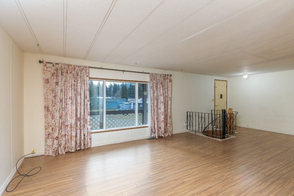 listing image 16518189806365992289