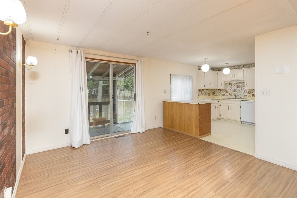 listing image 16519680509022100456