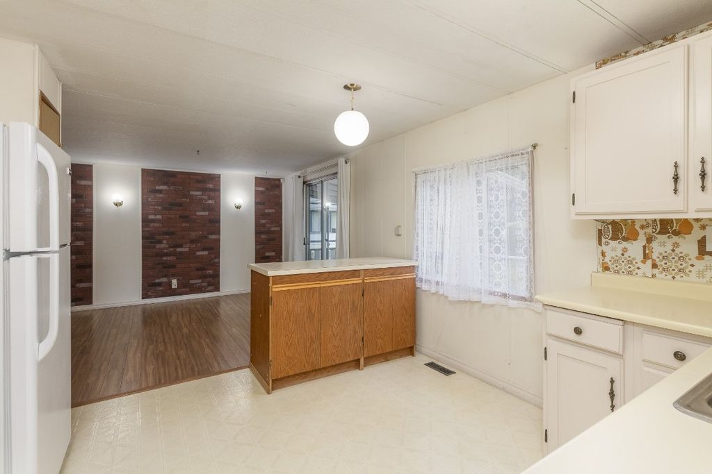 listing image 16511398202790545245