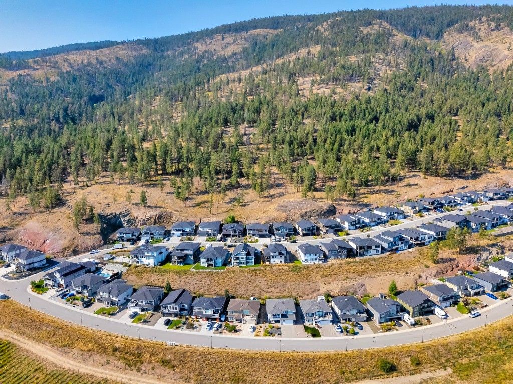 listing image 16518828203001371631