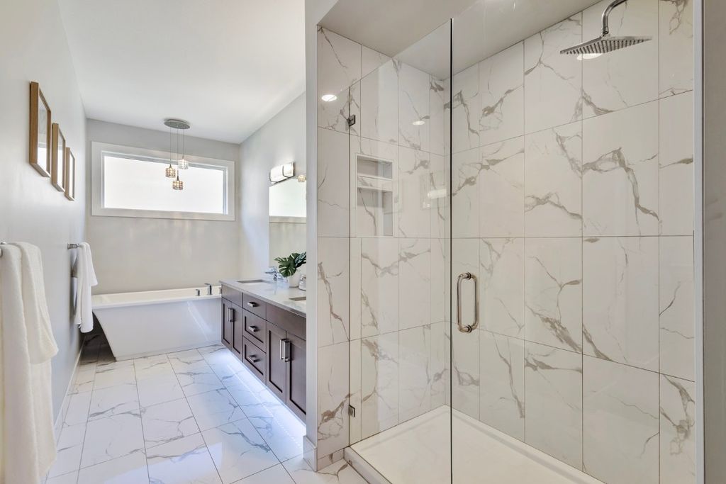 listing image 16516299537821220140