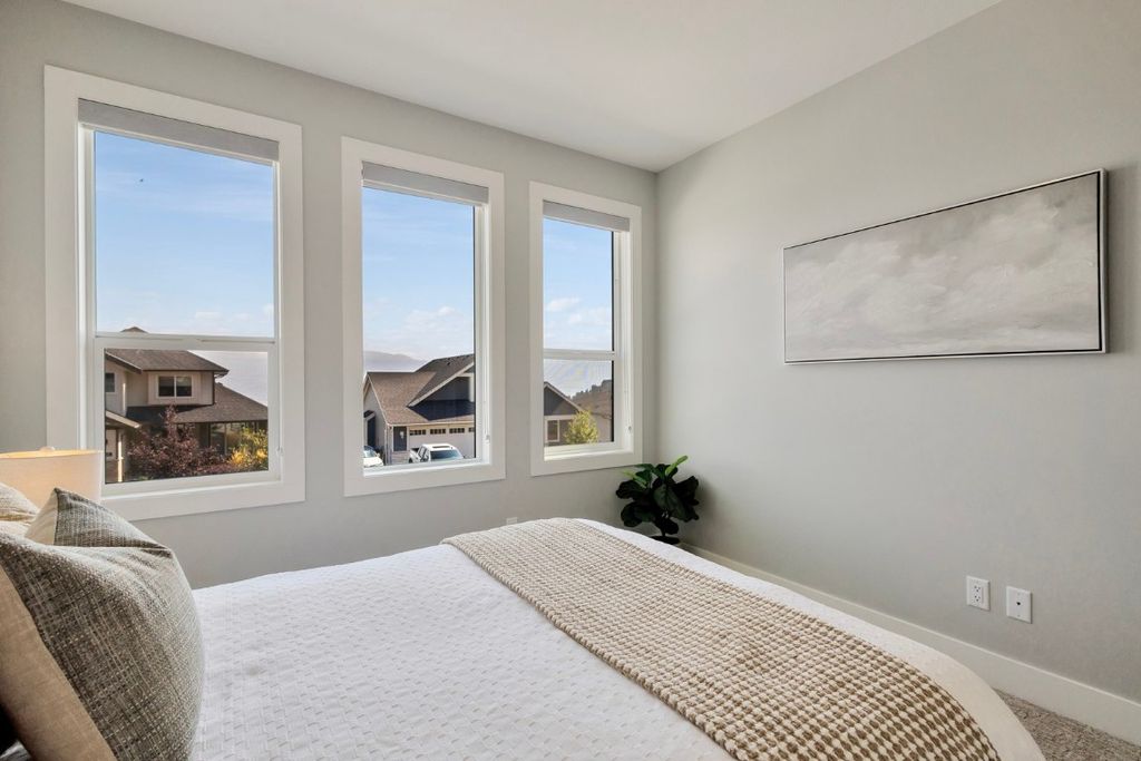 listing image 16518738481458413678