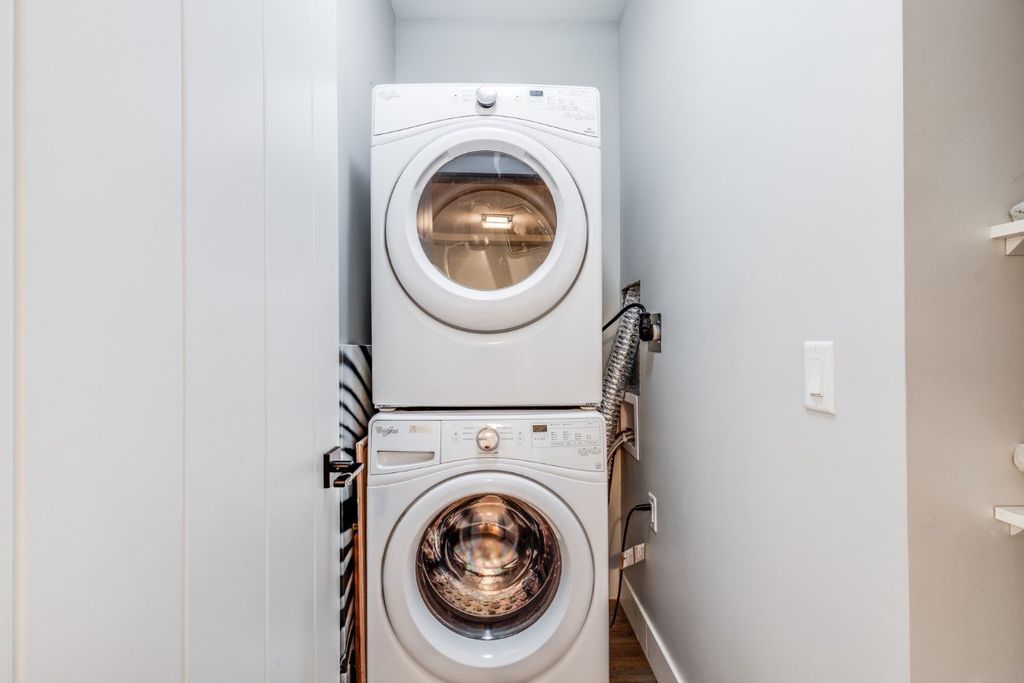 listing image 16516862361179242496