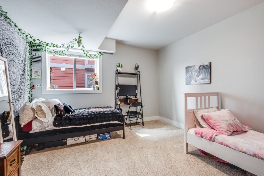 listing image 16515260338135796059