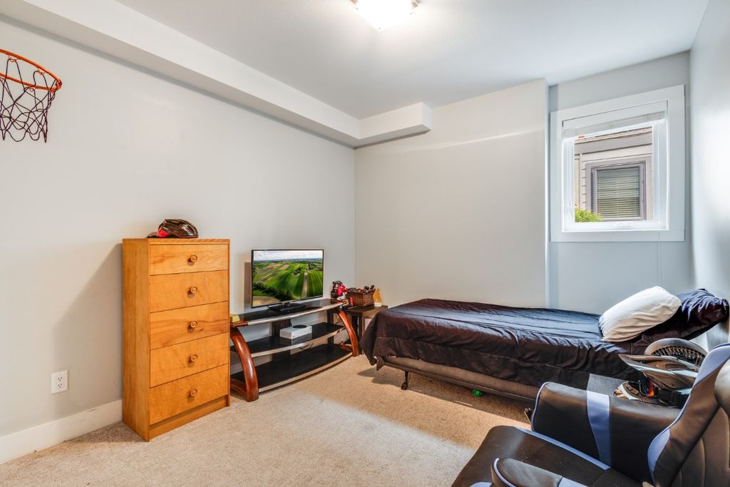 listing image 16516338681577621624