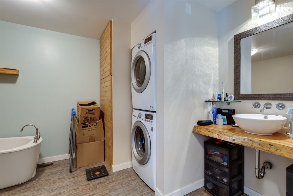listing image 16511513056641535752