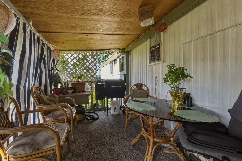 listing image 16517997165984970293