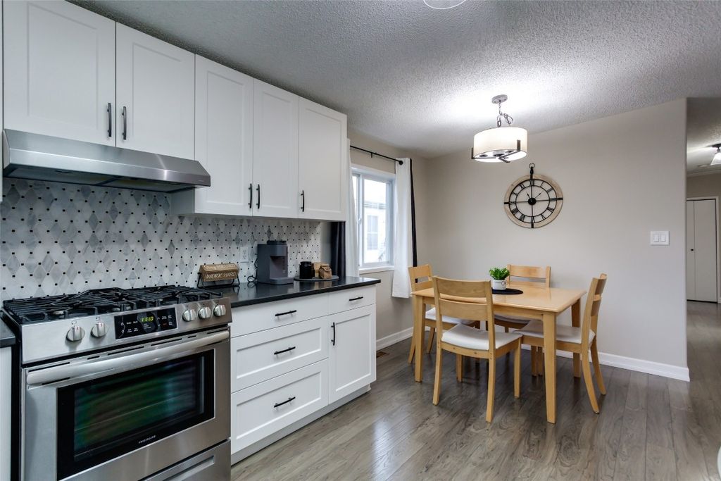 listing image 16515432577473225137