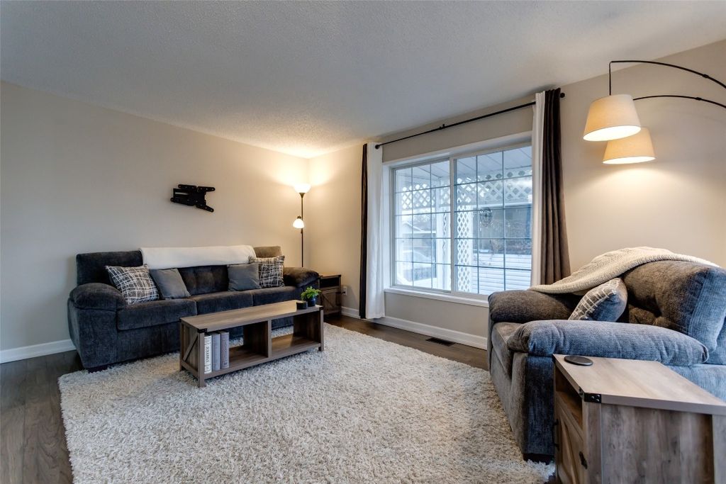 listing image 16519777626274839052