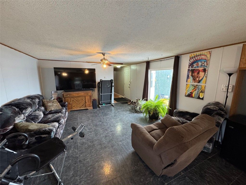 listing image 16516807064178633369