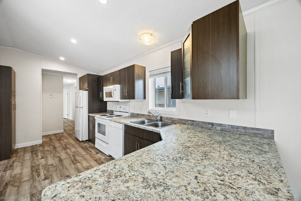 listing image 16510911558812590008