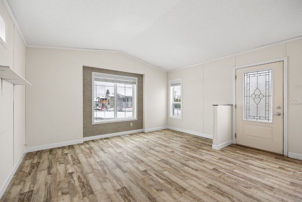 listing image 16519684110326339332