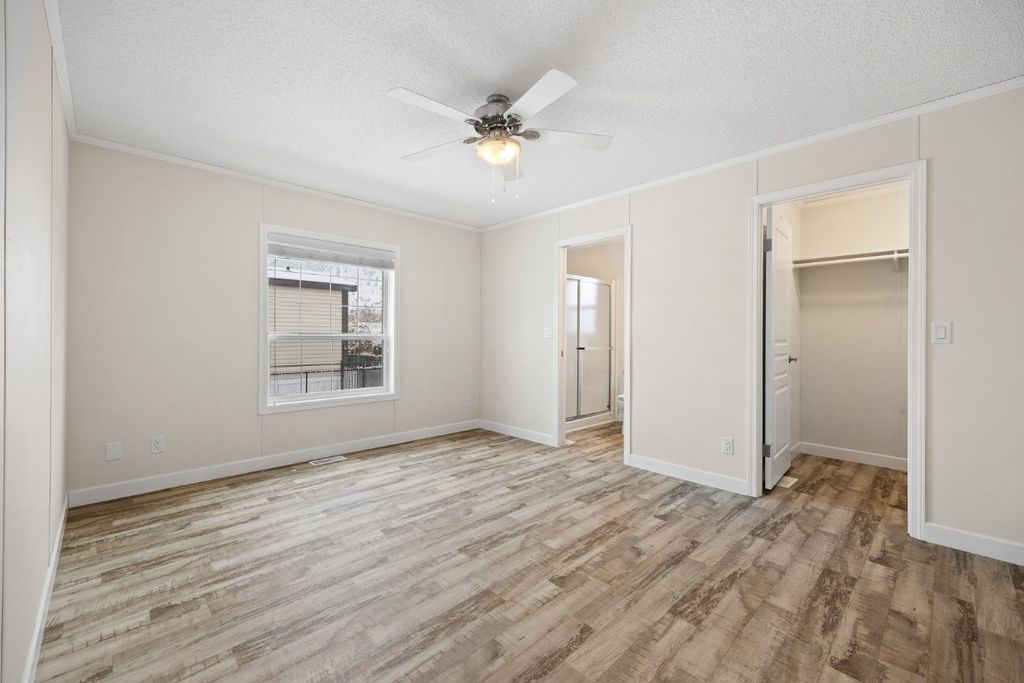 listing image 16518399702979468686