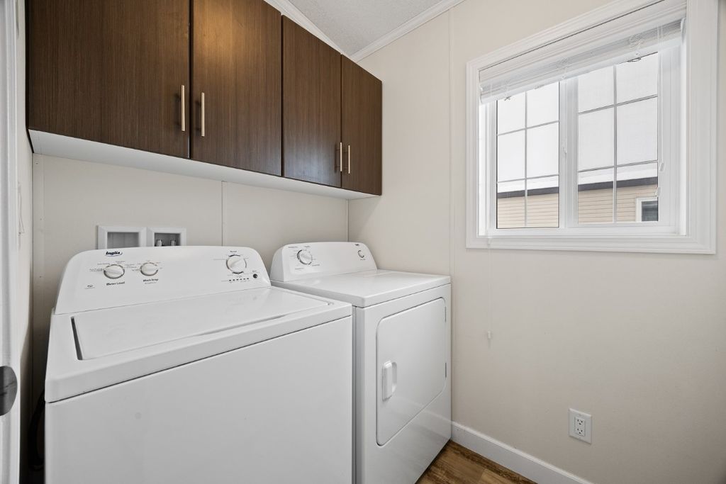 listing image 16513607280655221660