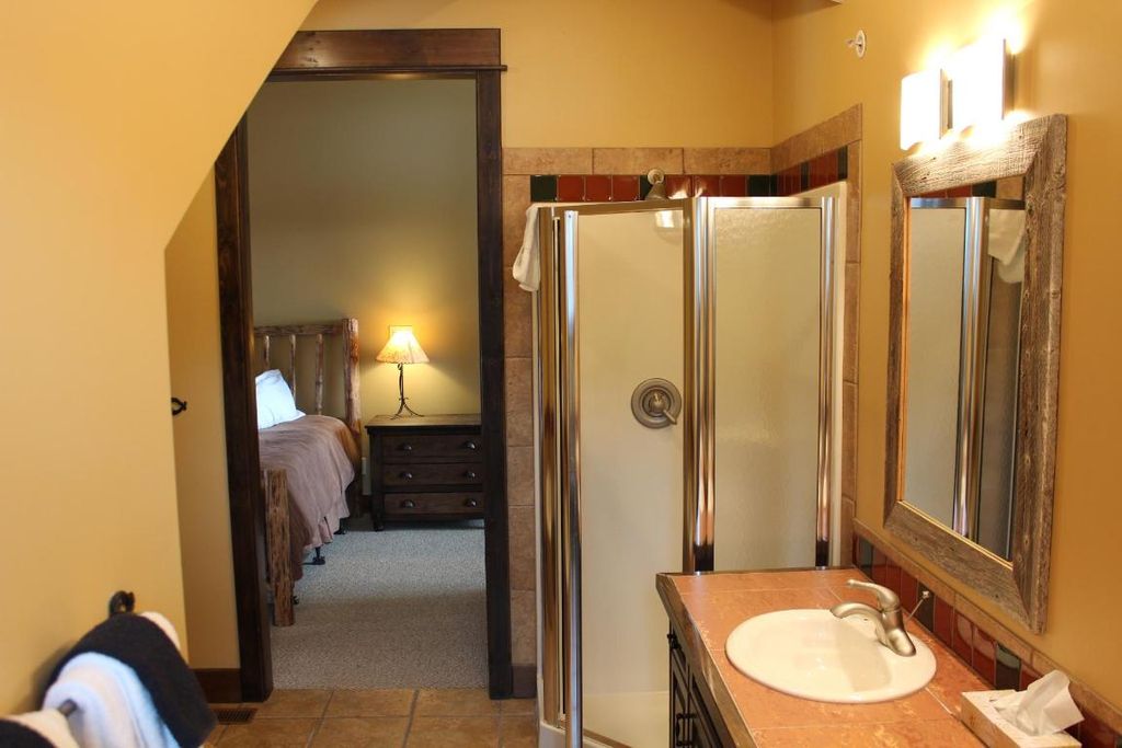 listing image 16513958728825373410