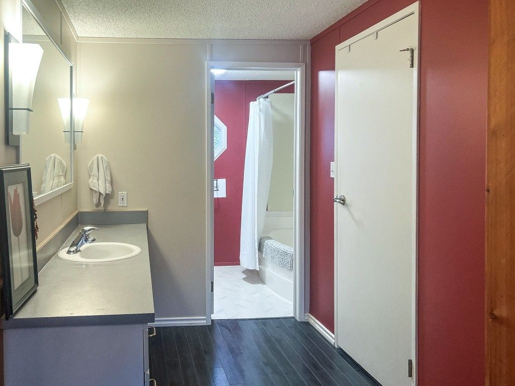 listing image 16518882317594890535