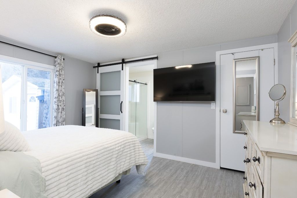 listing image 16514299891539051754